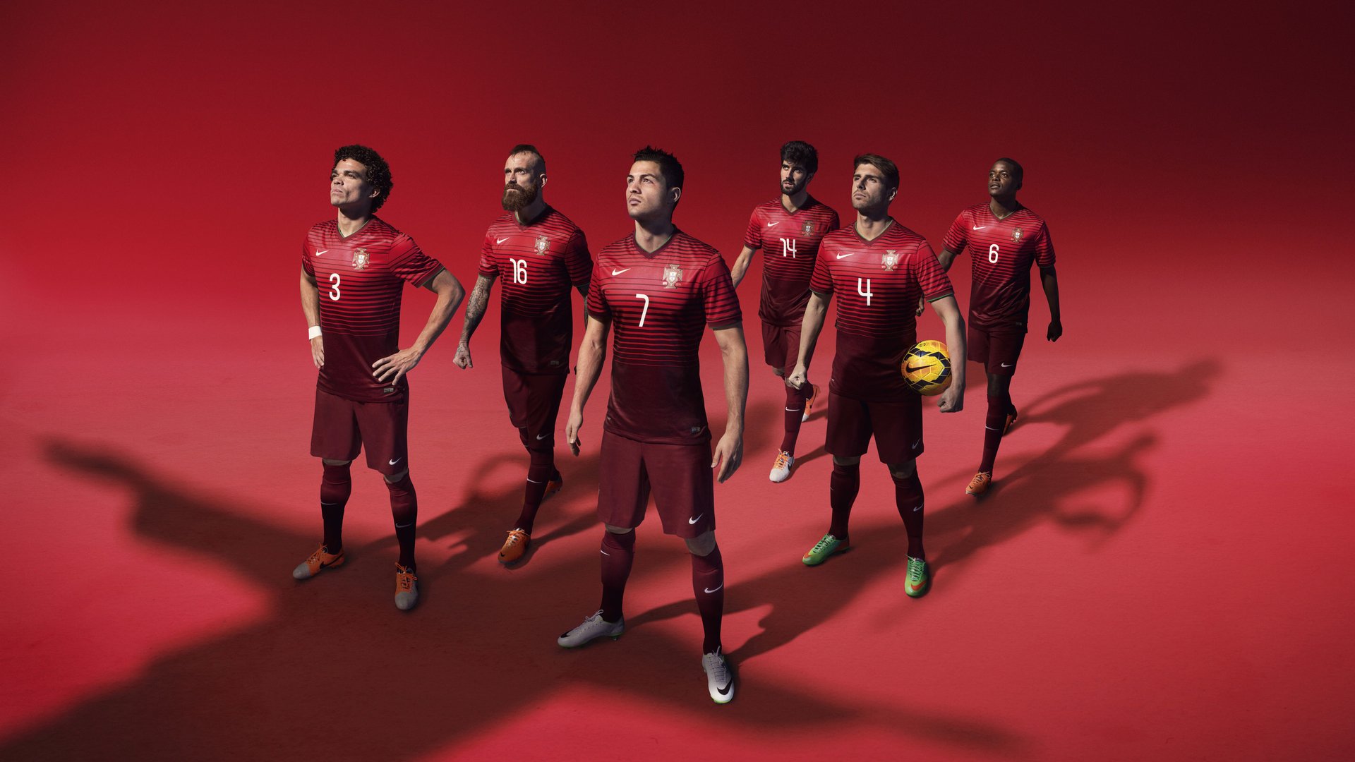 FIFA足球世界-上海海港热身法甲劲旅，NBA外线火力全开引热议，西汉姆遗憾错失绝平机会
